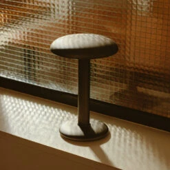 FLOS Gustave LED Table Lamp, Battery 927 Aluminium -Flos Sales Store 10008971 2