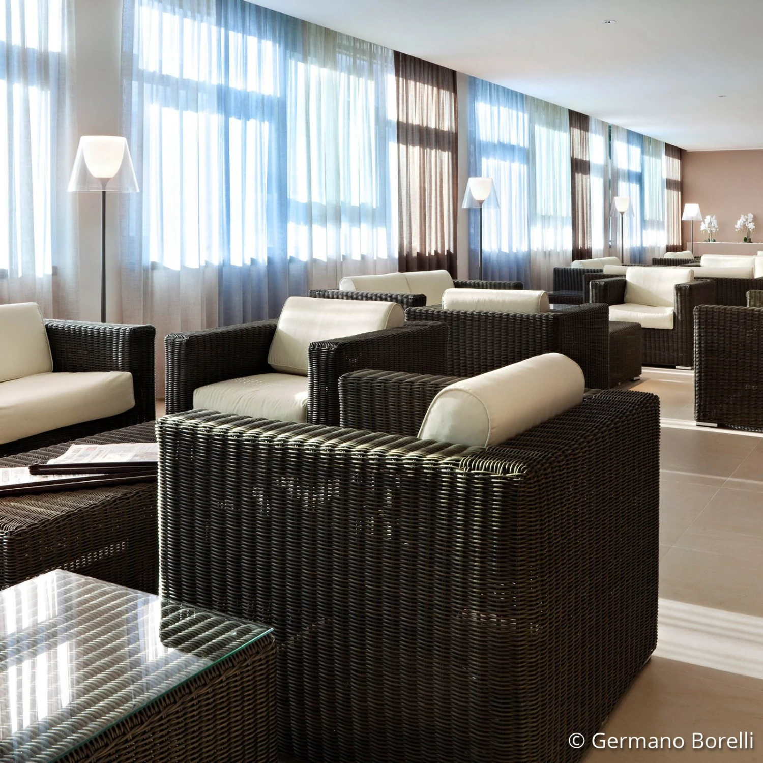 FLOS KTribe F2 Floor Lamp, Transparent 9 FLOS KTribe F2 Floor Lamp, Transparent - Image 7