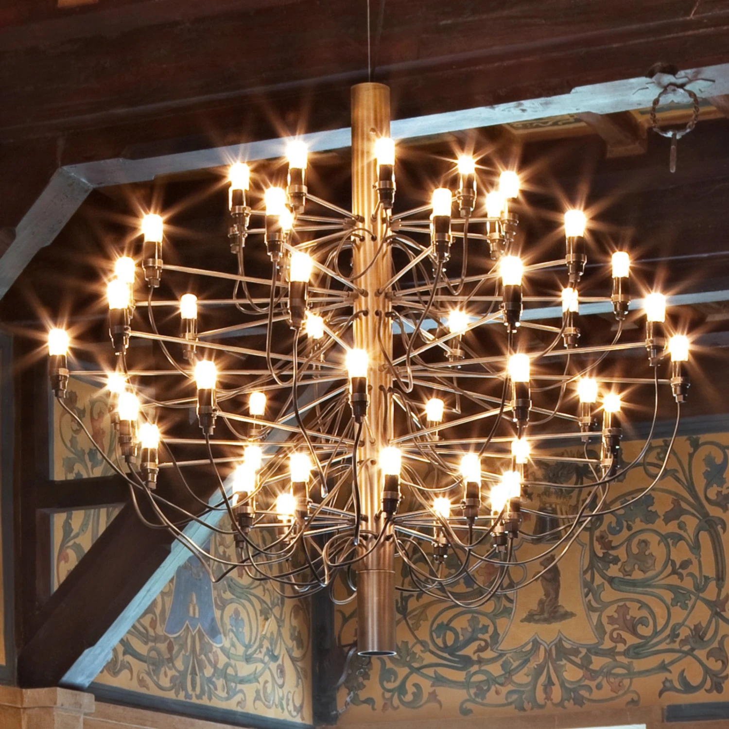 FLOS 2097 - Chandelier, 50-bulb, Brass 6 FLOS 2097 - Chandelier, 50-bulb, Brass - Image 4