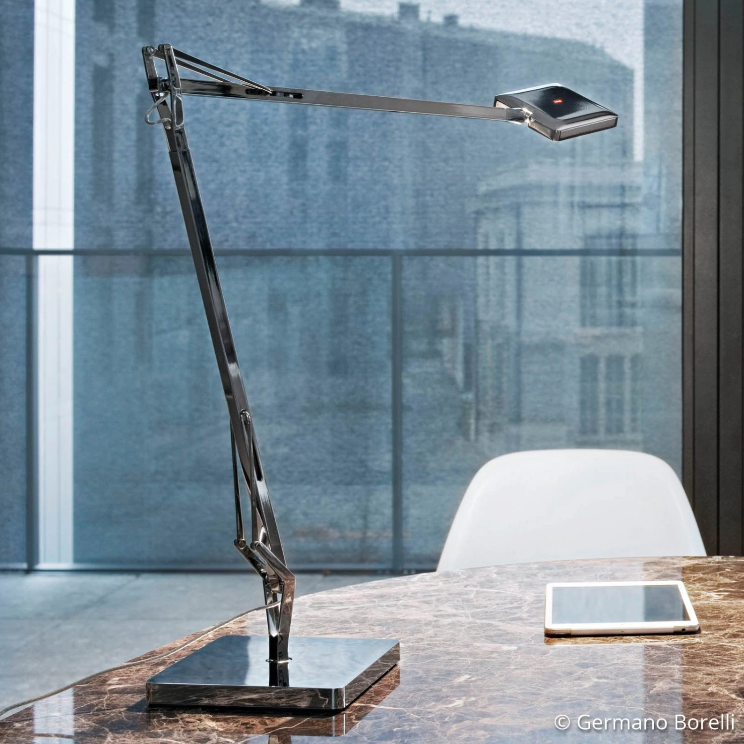 FLOS Kelvin Edge - LED Desk Lamp Anthracite 4 FLOS Kelvin Edge - LED Desk Lamp Anthracite - Image 2
