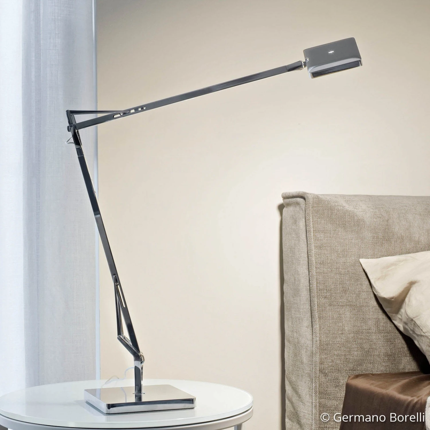 FLOS Kelvin Edge - LED Desk Lamp Anthracite 3 FLOS Kelvin Edge - LED Desk Lamp Anthracite