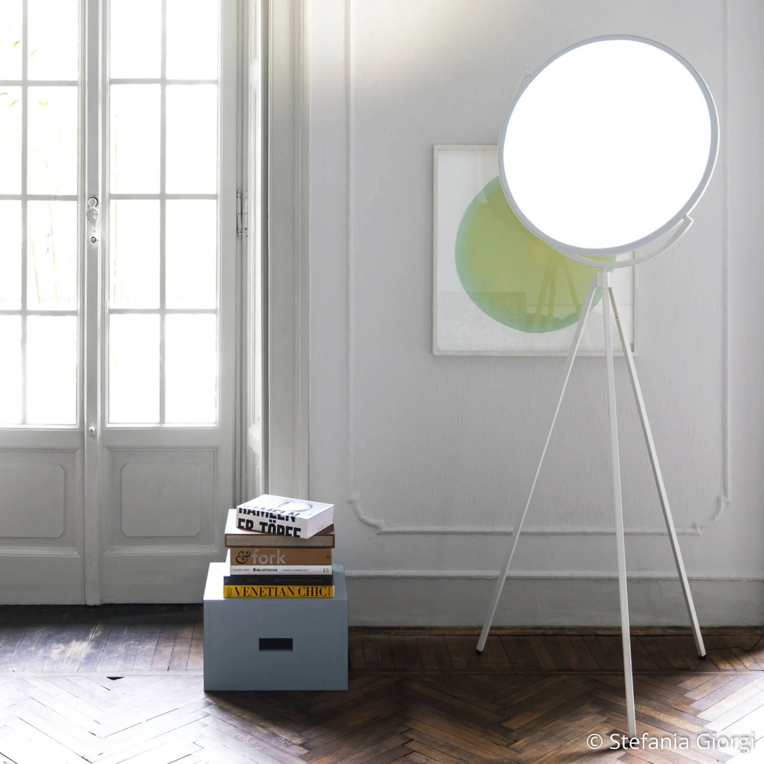 FLOS Superloon, White Designer Floor Lamp With LED 5 FLOS Superloon, White Designer Floor Lamp With LED - Image 3