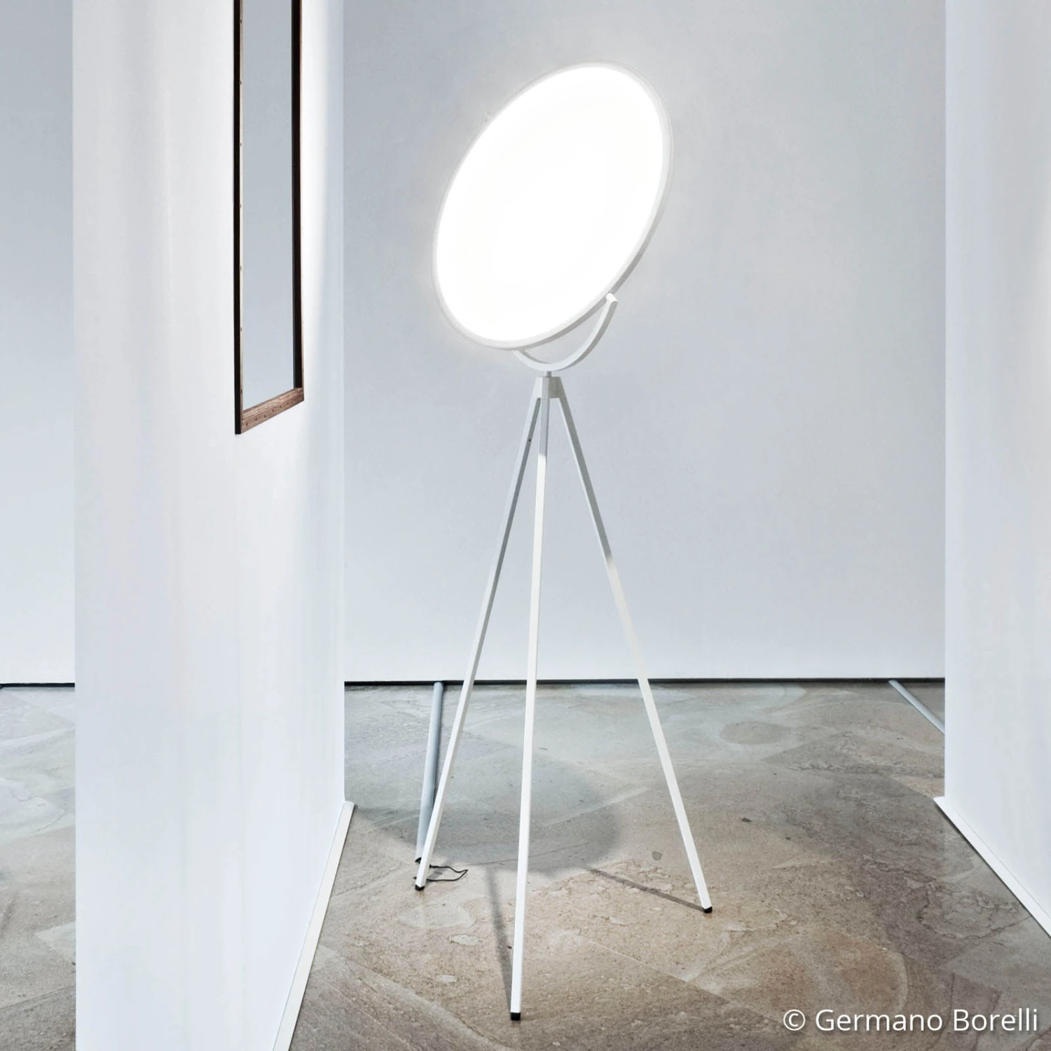 FLOS Superloon, White Designer Floor Lamp With LED 6 FLOS Superloon, White Designer Floor Lamp With LED - Image 4