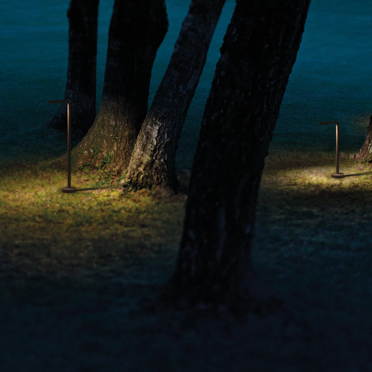 FLOS Walkstick Pipe 1 Path Light, 2,700 K, Black 5 FLOS Walkstick Pipe 1 Path Light, 2,700 K, Black - Image 3