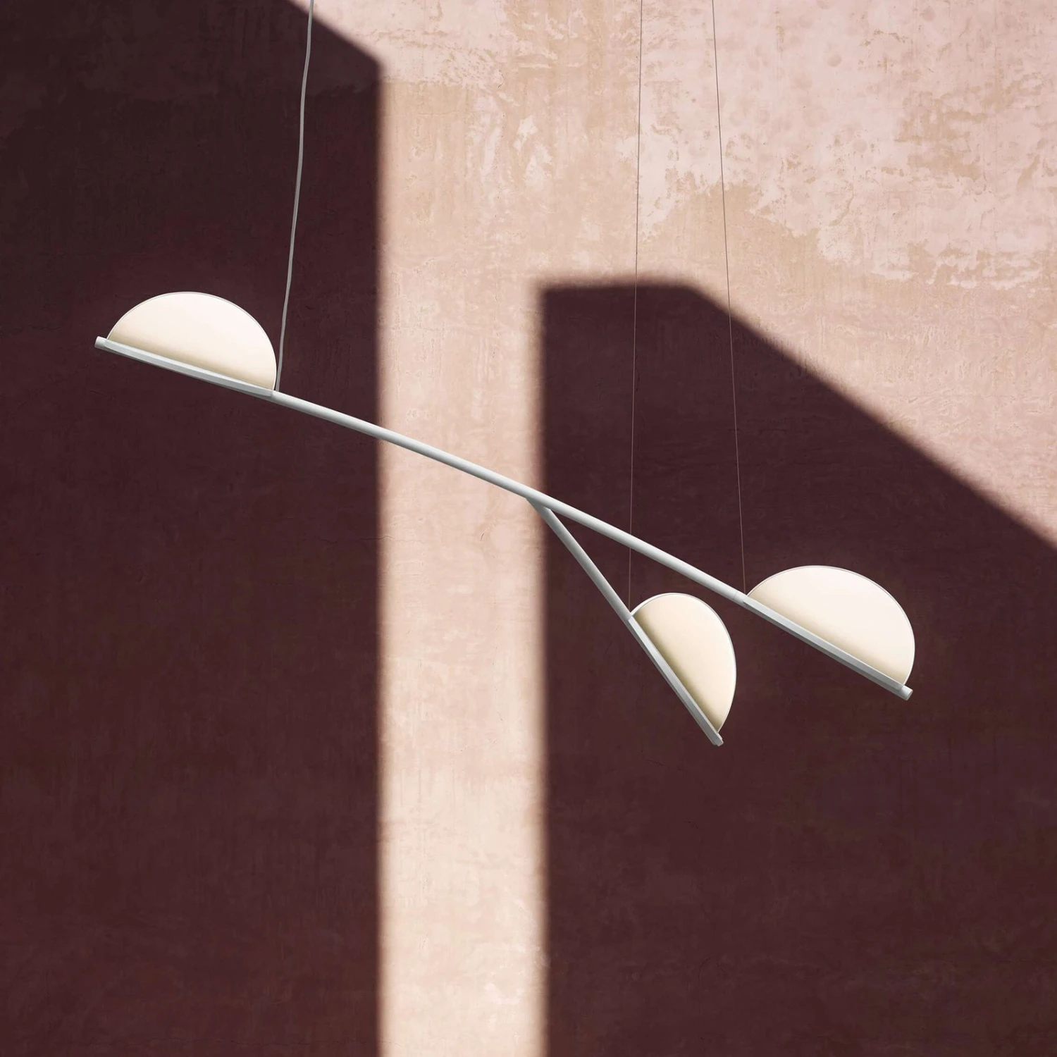 FLOS Almendra Organic Hanging 3-bulb Short White 4 FLOS Almendra Organic Hanging 3-bulb Short White - Image 2